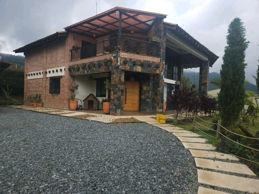 Casa Campestre en venta — Venta de casa campestre Envigado la miél
