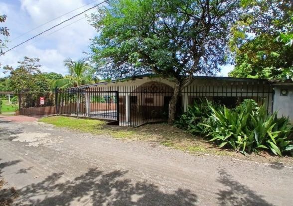 VENTA DE CASA DE PLAYAEN PANAMA OESTE SAN CARLOS 979M2 JP