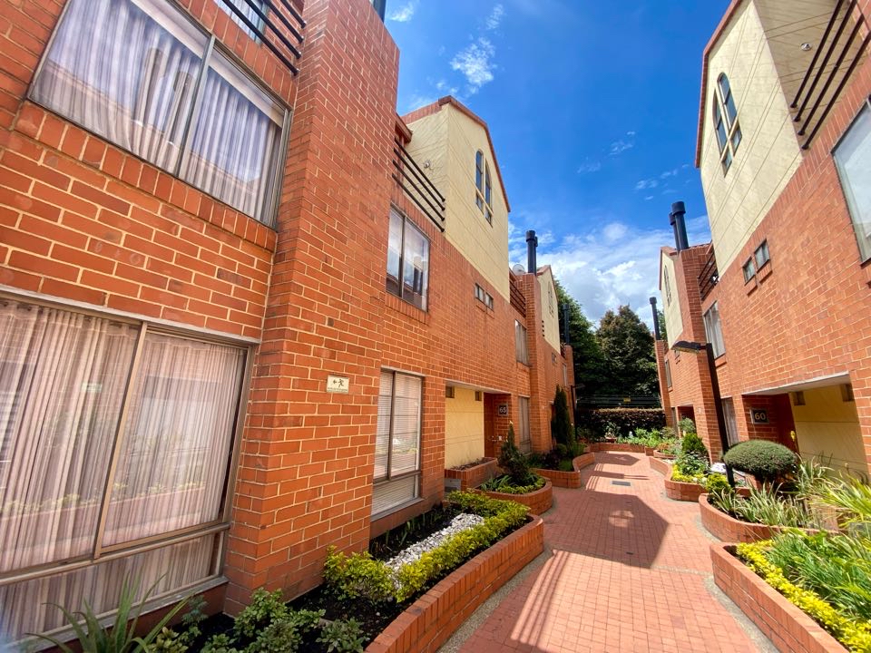 Proyecto internacional - Skyline Residences