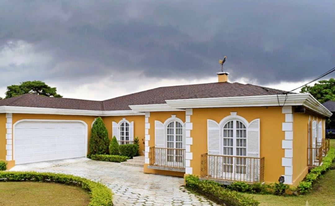 VENTA DE CASA CON PISCINA, SAN JOSE, ESCAZU, SAN RAFAEL