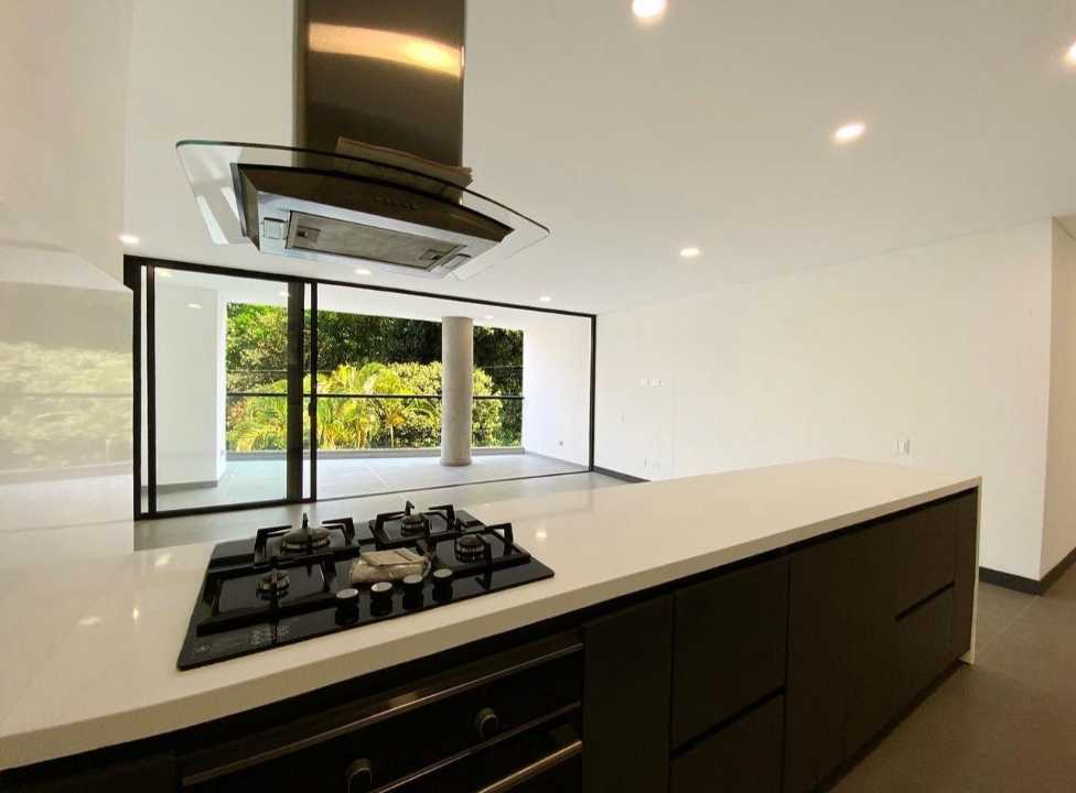 Venta de Hermoso Apartamento en Laureles