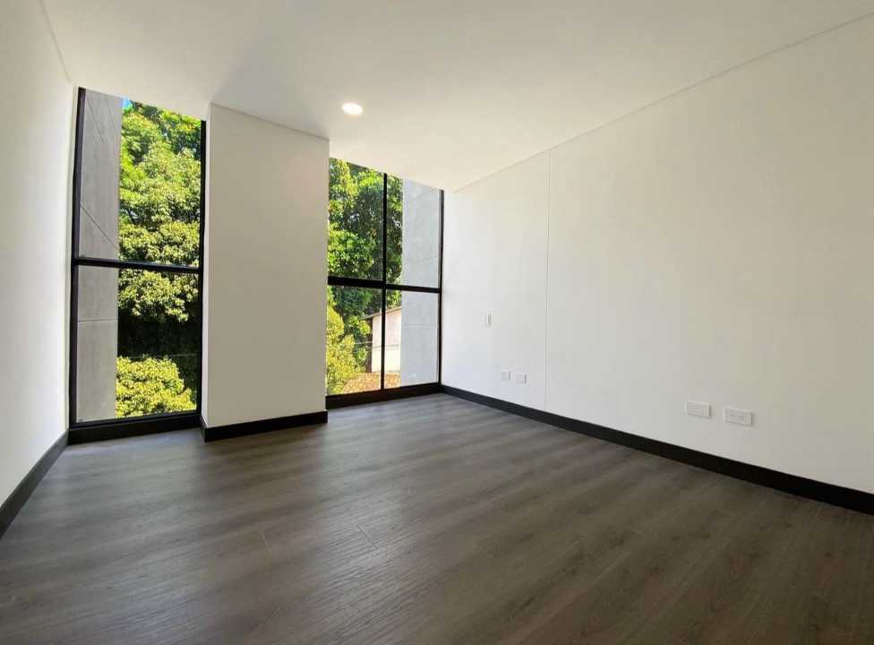 Venta de Hermoso Apartamento en Laureles