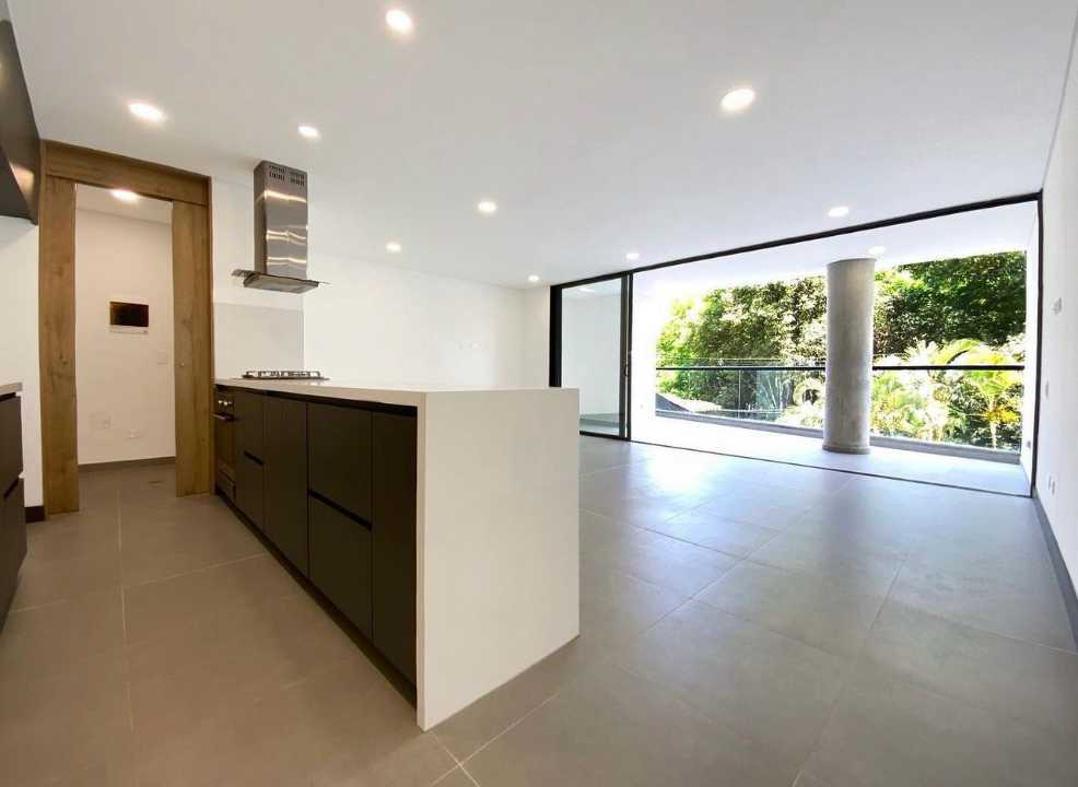 Venta de Hermoso Apartamento en Laureles