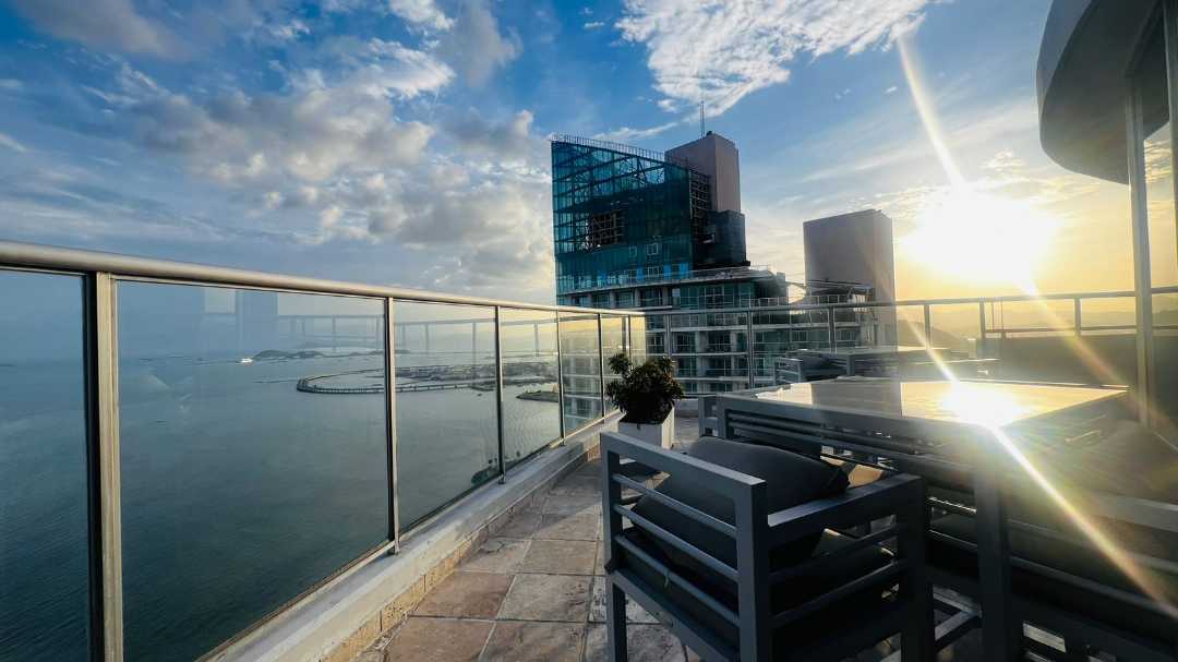 Venta de Penthouse en Sky Residences — foto 1