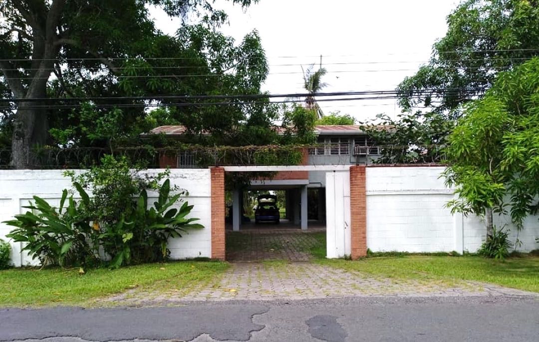 VENTA DE CASA DE PLAYA, FRENTE AL MAR, PUNTARENAS, EL ROBLE