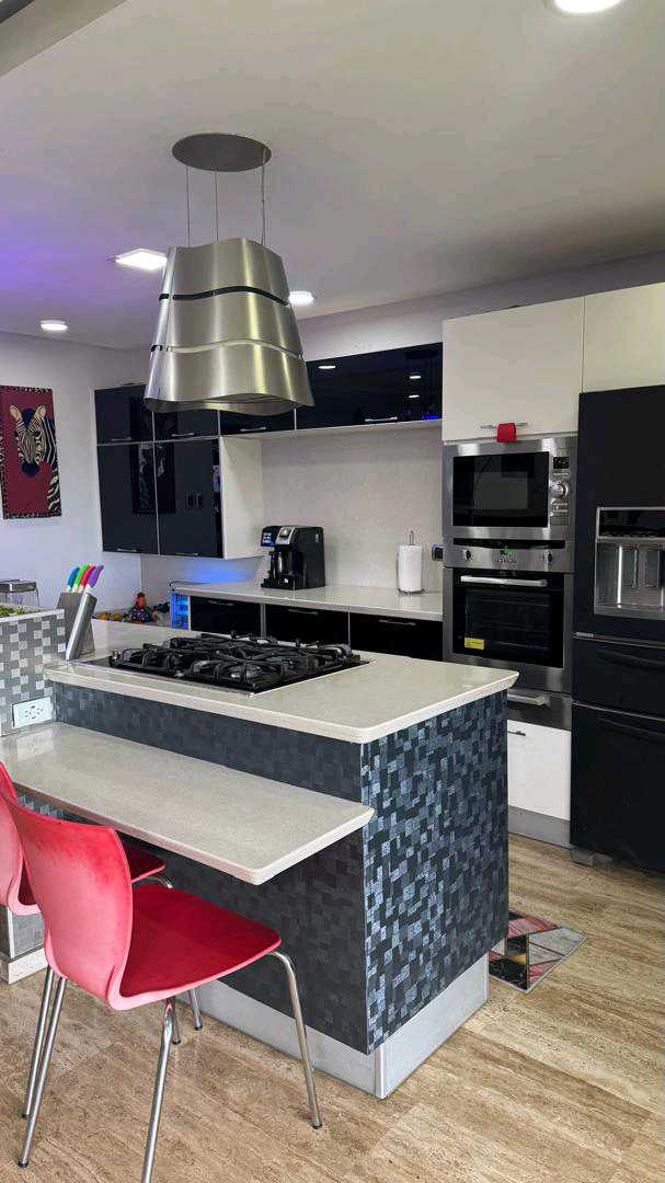 Venta de Town House Ub Miranda KC