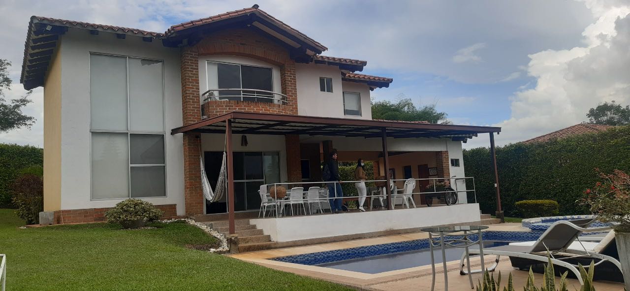 Venta espectacular casa campestre en Cerritos Pereira