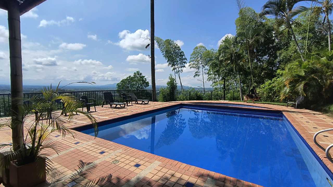 VENTA CASA CAMPESTRE  EN PARCELACIÓN EN COMBIA