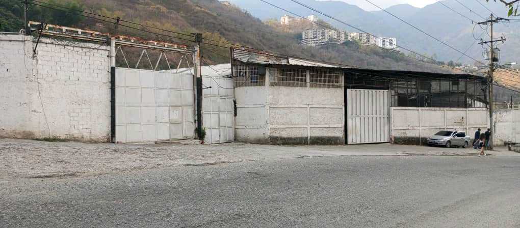 Venta Galpon Avenida Turumo KC