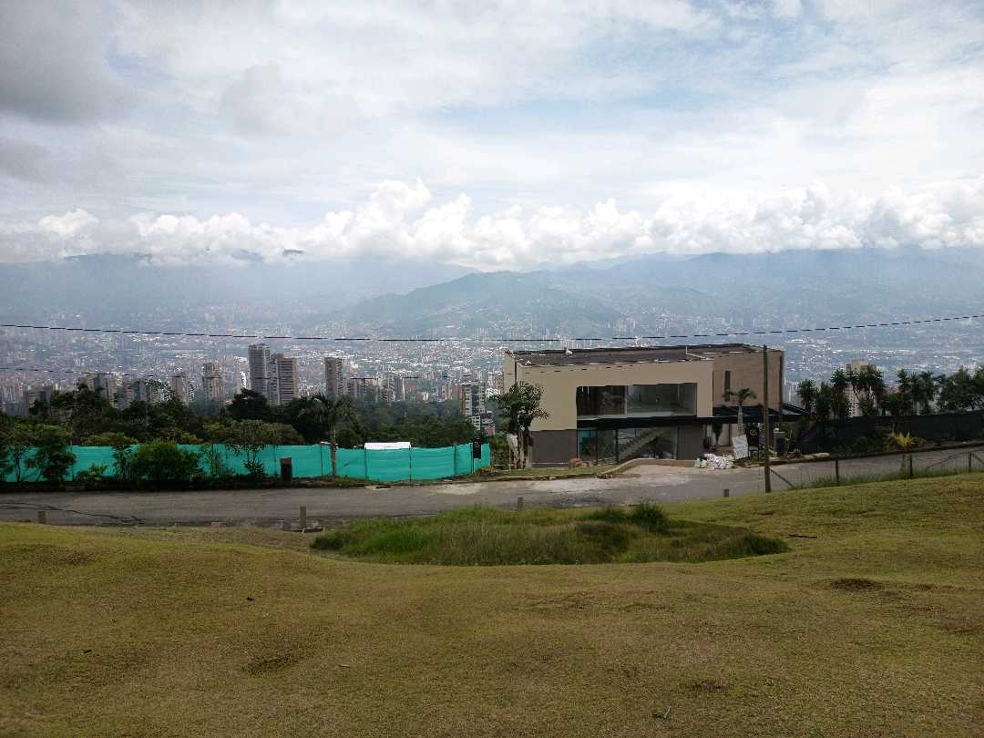Venta Lote Con Vista Los Balsos El Poblado Medellín