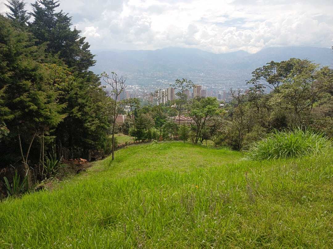 Venta Lote Con Vista Los Balsos El Poblado Medellín