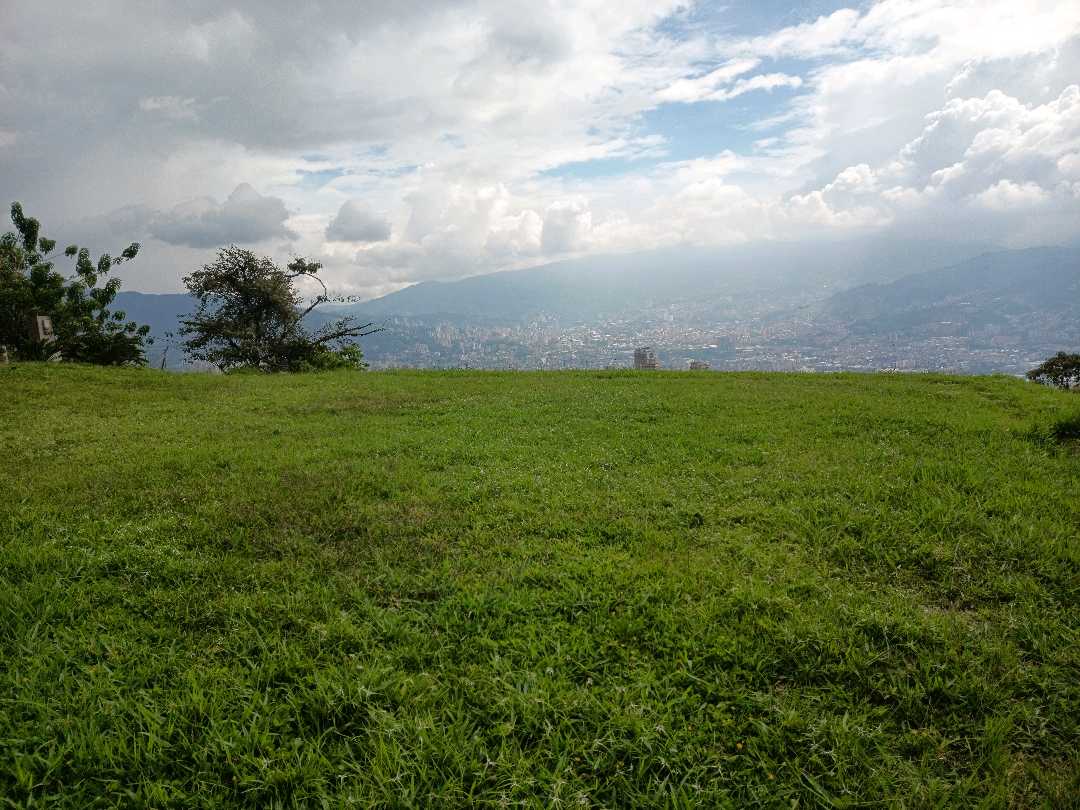 Venta Lote Con Vista Los Balsos El Poblado Medellín