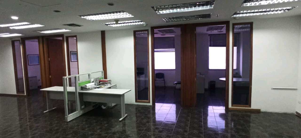 Venta Oficina Av Urdaneta centro financiero kc