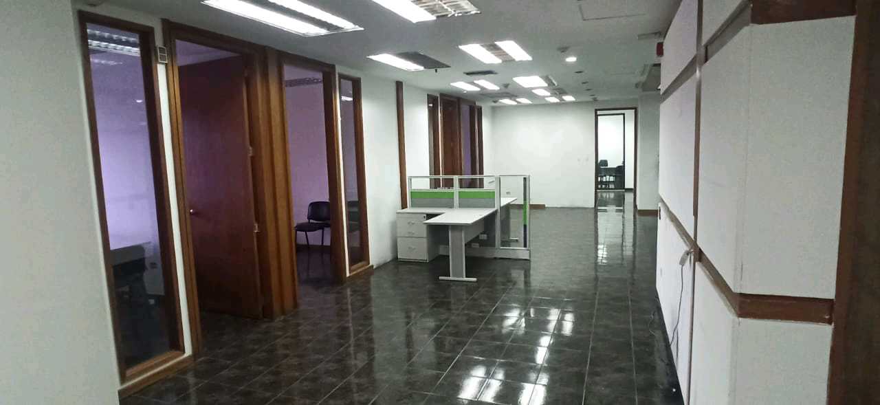 Venta Oficina Av Urdaneta centro financiero kc