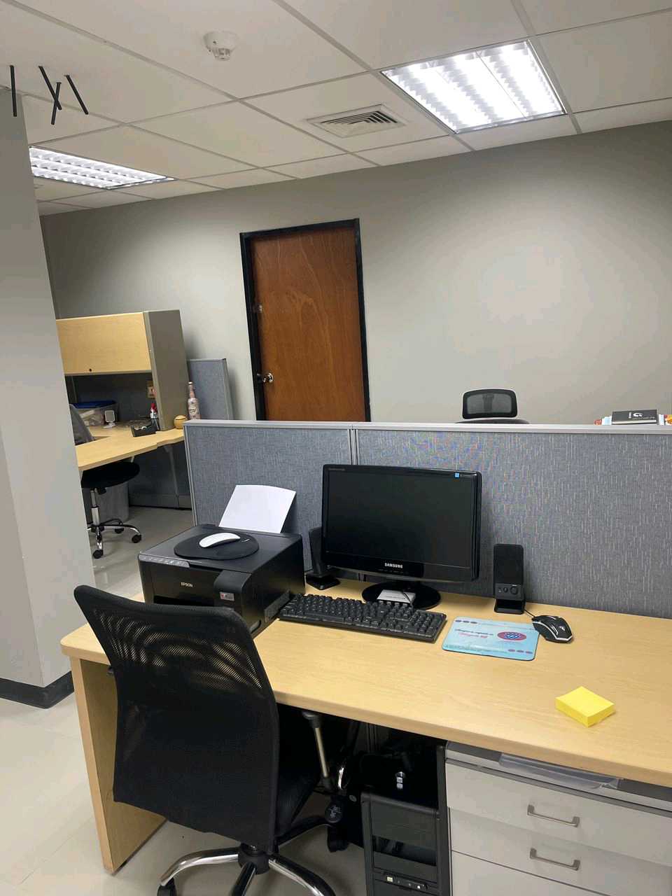 Venta Oficina Centro Profesional los Samanes KC
