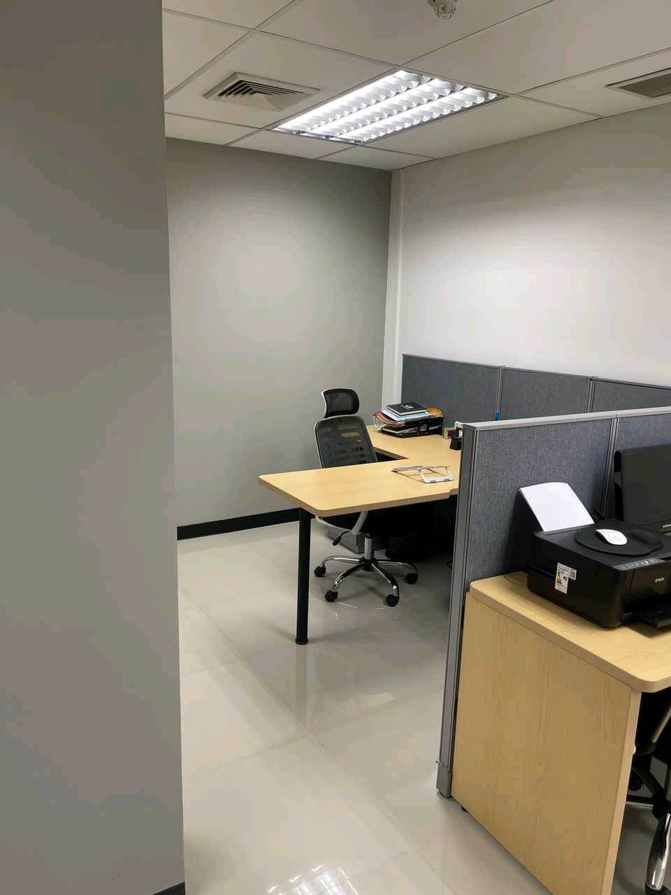 Venta Oficina Centro Profesional los Samanes KC