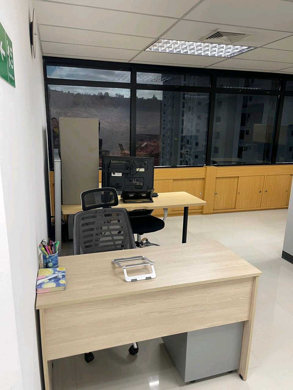 Venta Oficina Centro Profesional los Samanes KC