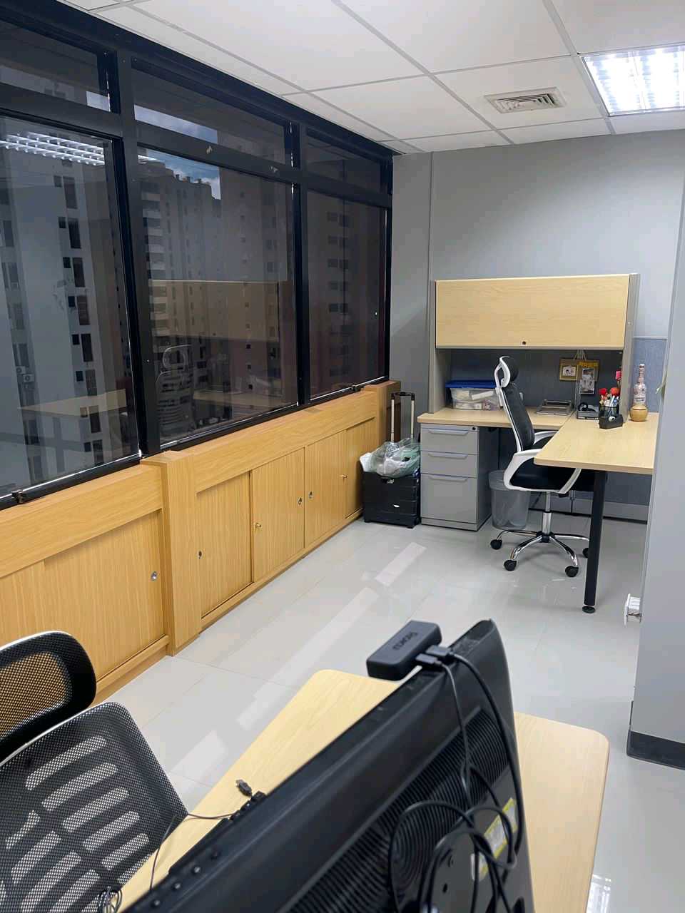Venta Oficina Centro Profesional los Samanes KC