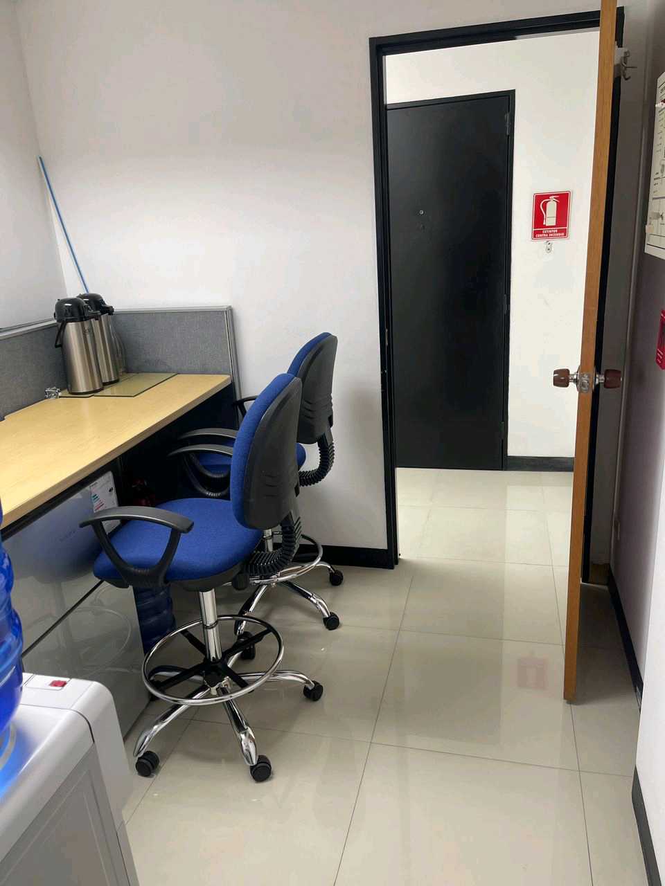 Venta Oficina Centro Profesional los Samanes KC