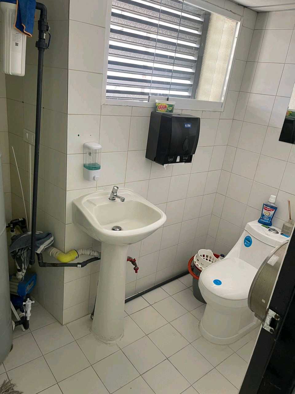 Venta Oficina Centro Profesional los Samanes KC