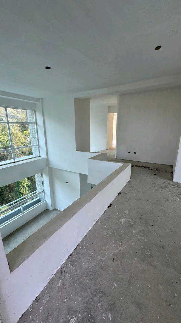 Venta PH Duplex obra gris Solar del Hatillo Kc