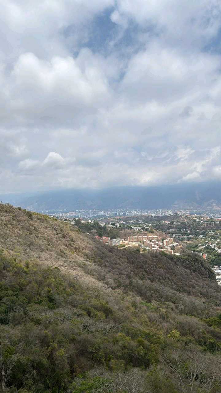 Venta PH Duplex obra gris Solar del Hatillo Kc
