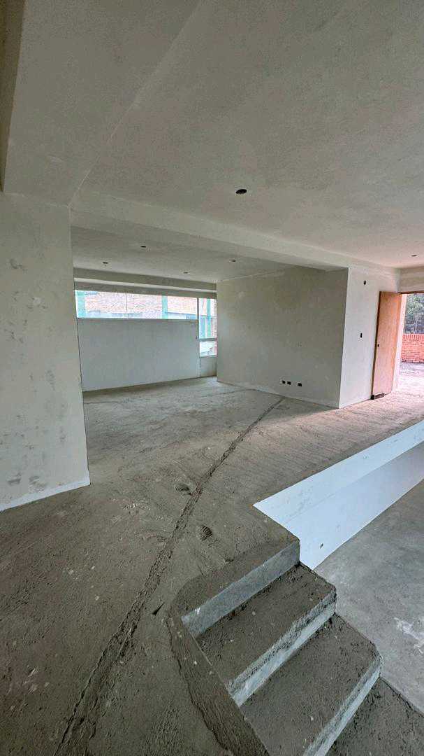Venta PH obra gris Solar del Hatillo KC