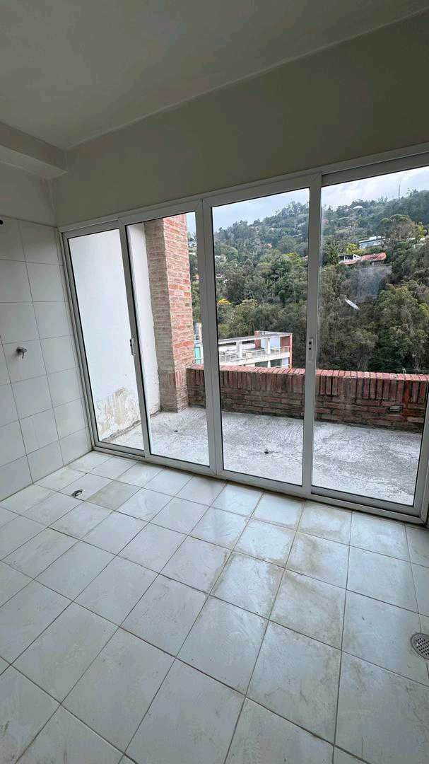 Venta PH obra gris Solar del Hatillo KC
