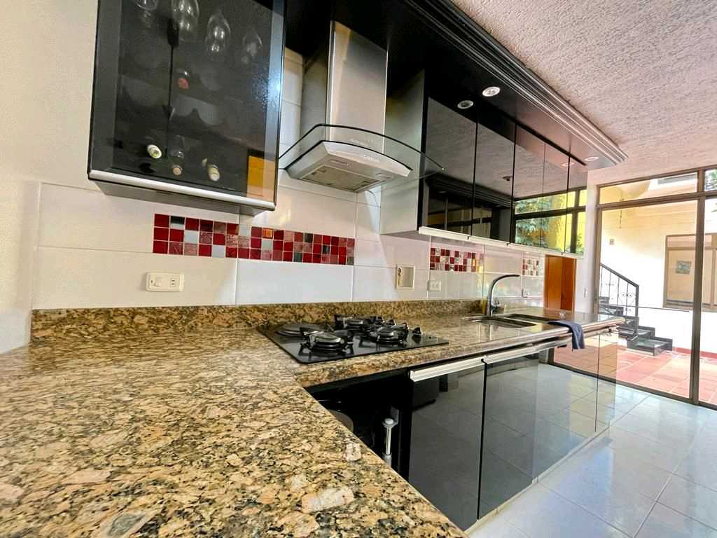 VENTA Y RENTA DE CASA EN EL SECTOR ESTADIO — foto 3 de 11