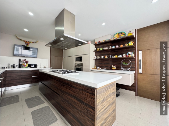 Apartamento de 3 alcobas en arriendo en Chico, Bogotá, 281 m² · foto 22 de 22