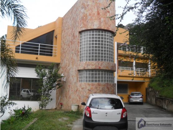 CASA CAMPESTRE LOMA DEL CHOCHO