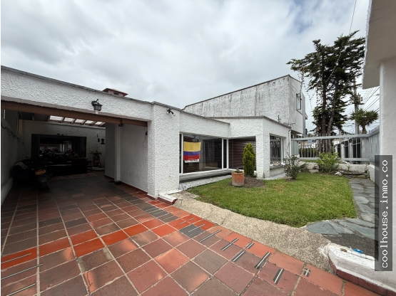 Casa en venta en Niza, Bogotá, 311 m² · foto 18 de 18