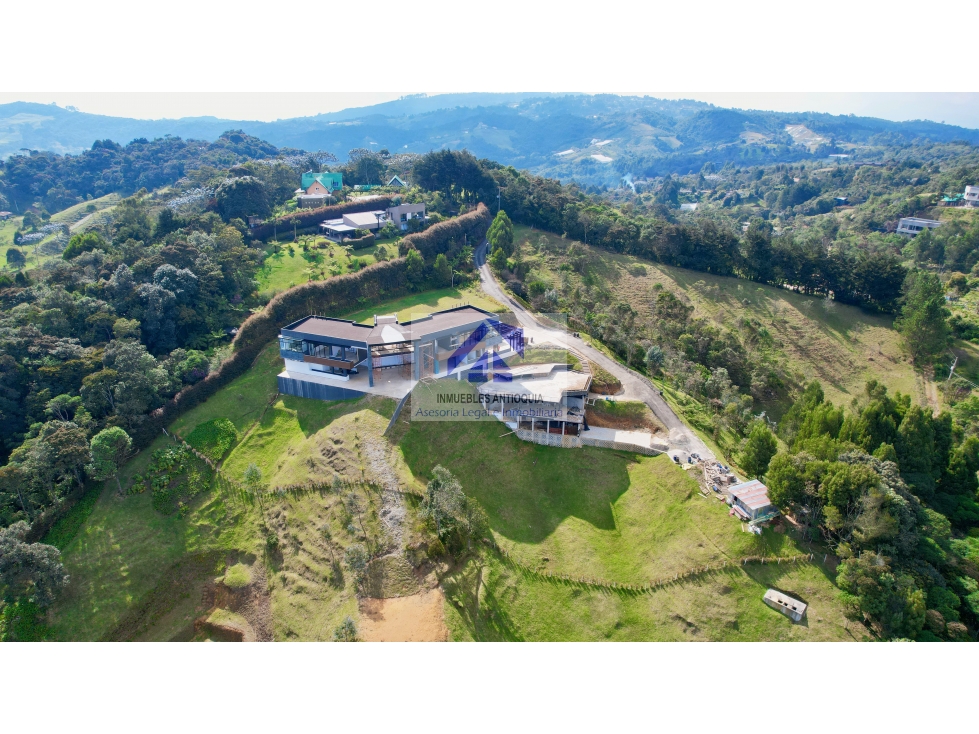 Casa moderna con vista 360 Llanogrande – Aeropuerto