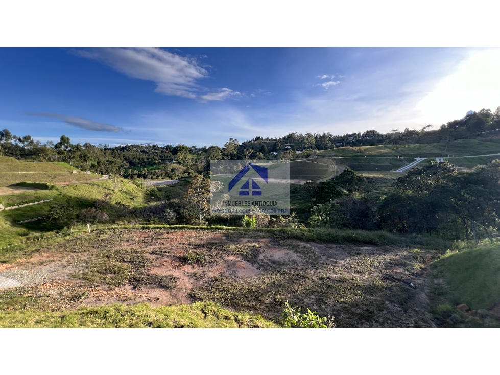Lote en parcelación a 7 minutos del Aeropuerto vista panorámica foto 5