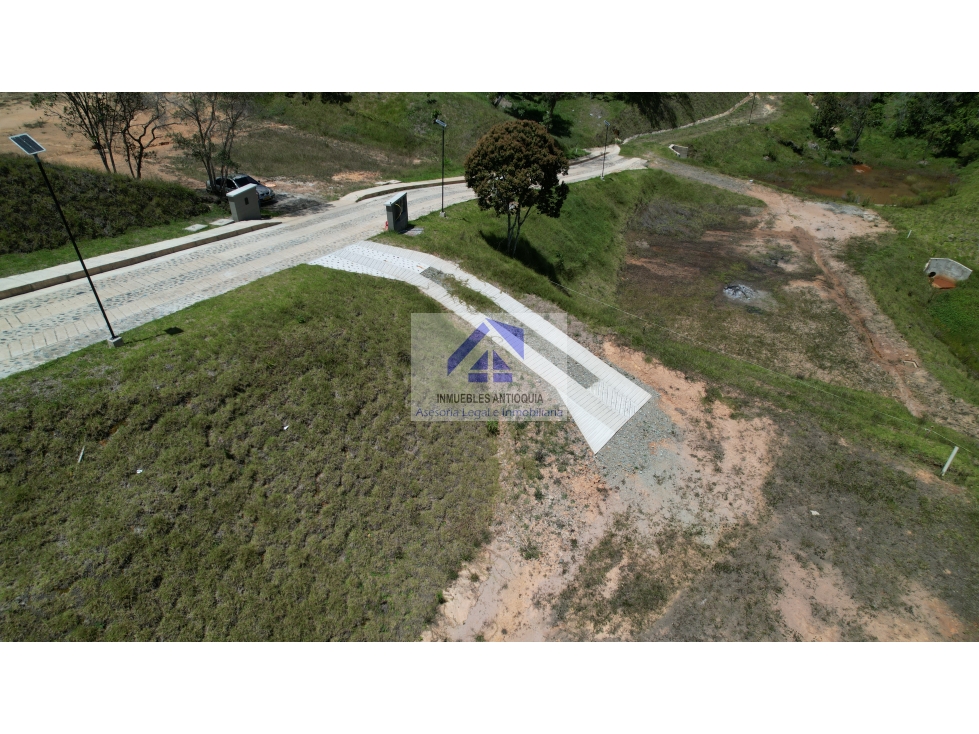 Lote en parcelación a 7 minutos del Aeropuerto vista panorámica foto 24