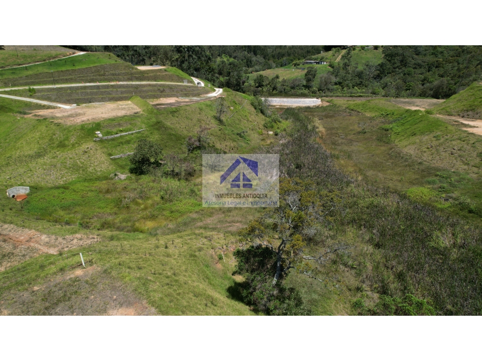 Lote en parcelación a 7 minutos del Aeropuerto vista panorámica foto 30