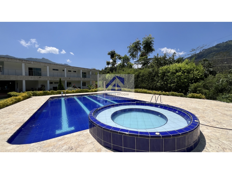 Permuto con piscina caballerizas cancha jacuzzi kiosco billar vista