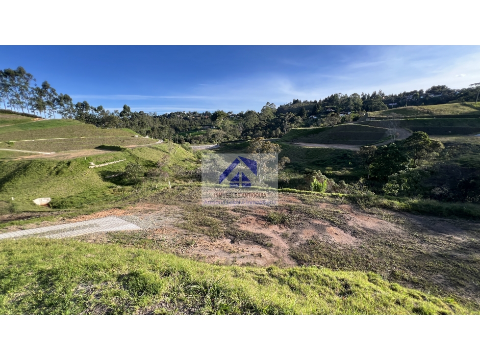 Lote en parcelación a 7 minutos del Aeropuerto vista panorámica foto 12