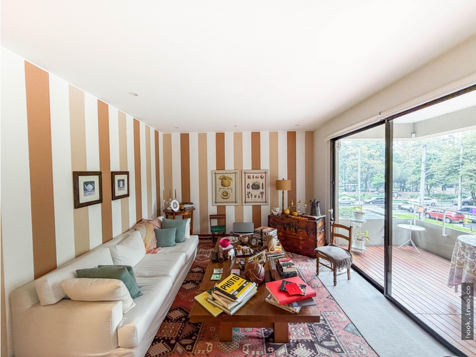 Apartamento en venta en La Cabrera con amplia terraza