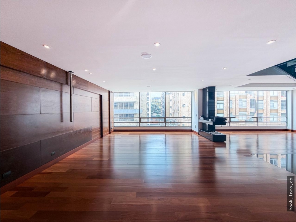 Vendo apto duplex con Club House 328 M2 Chicó Norte