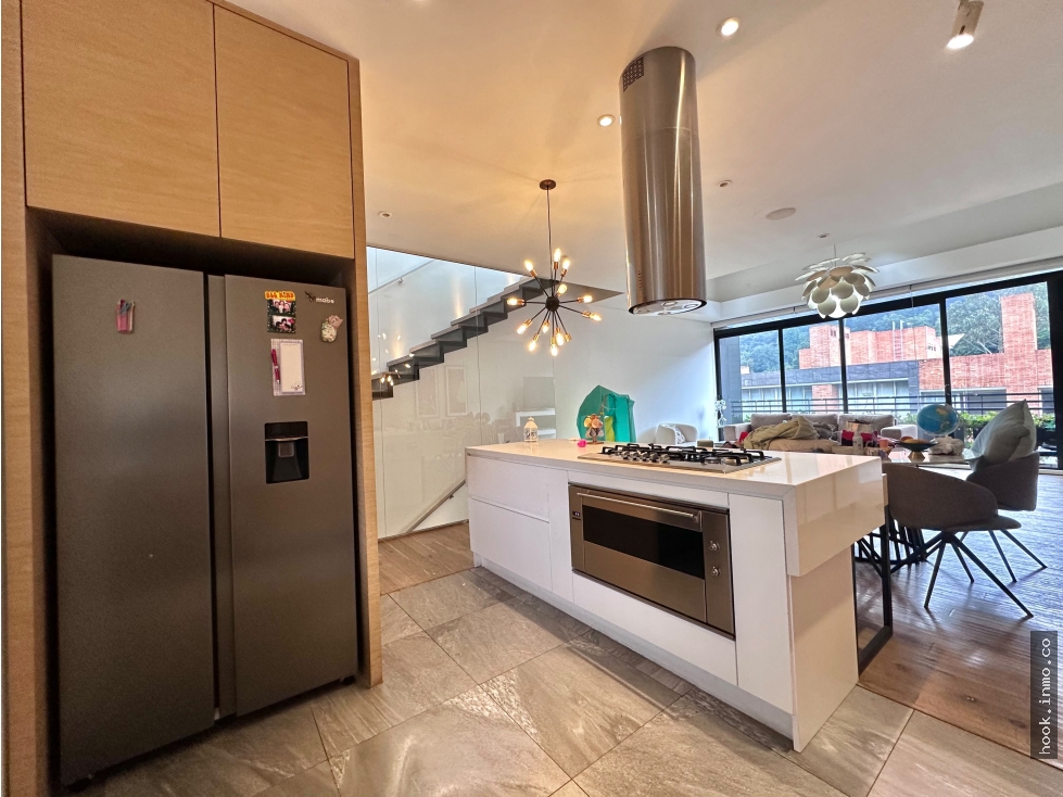 venta y arriendo PH triplex en Chico reservado
