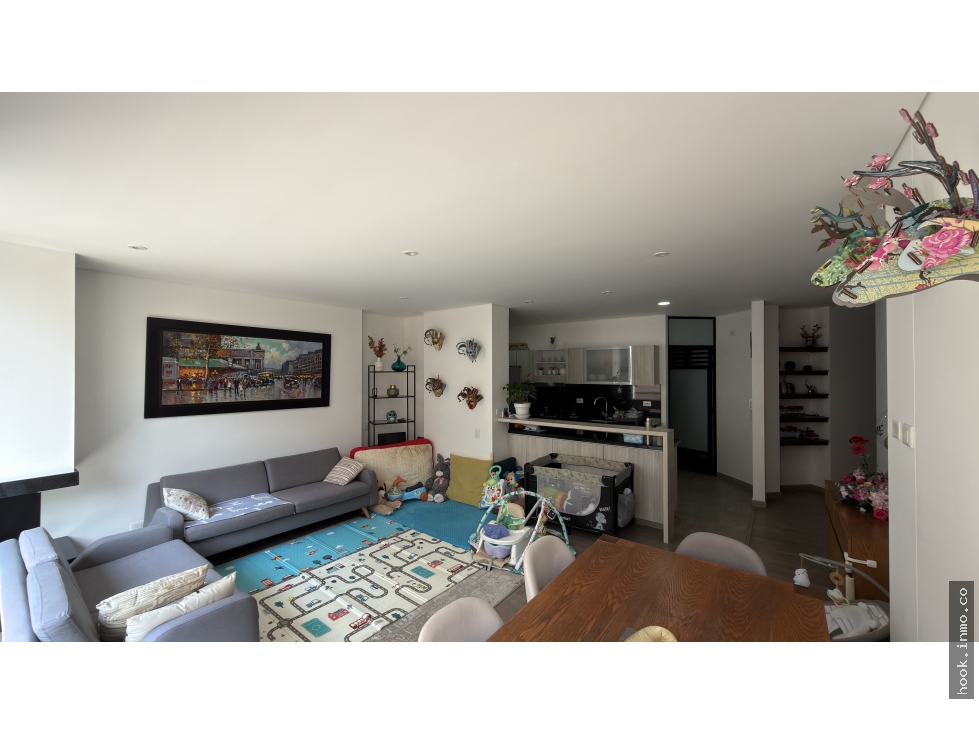 MODERNO APARTAMENTO CON ILUMINACIÓN NATURAL EN SANTA BÁRBARA ORIENTAL
