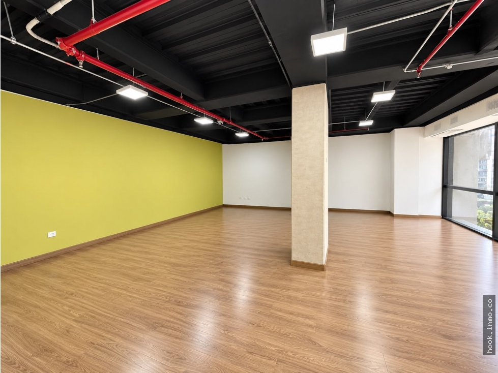 Arriendo oficina 90 M2 en la 123 con 7