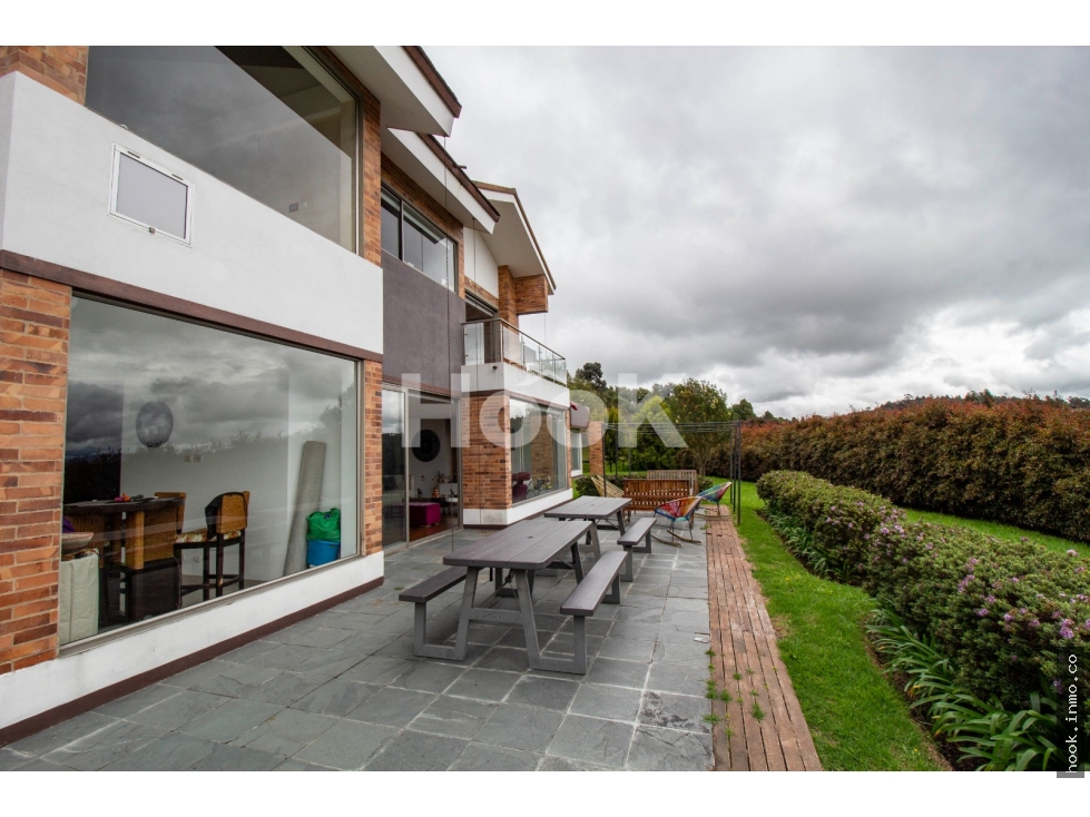 Casa para venta en condominio en Altos de Yerbabuena