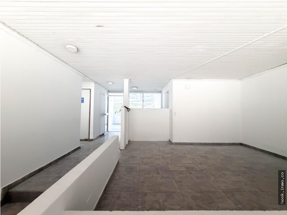 Arriendo casa comercial en Chicó reservado