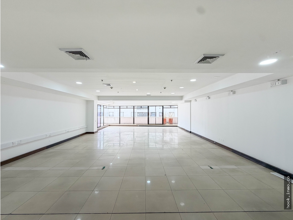 Oficina para arriendo en chico world trade center