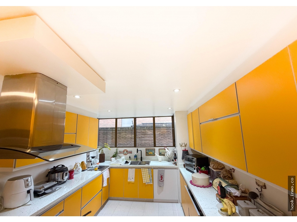 Apartamento en venta en La Cabrera con amplia terraza