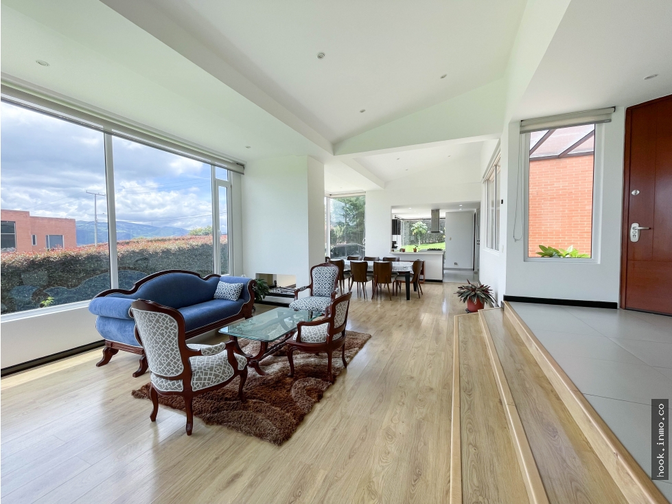 Venta de casa en Aposentos de Yerbabuena