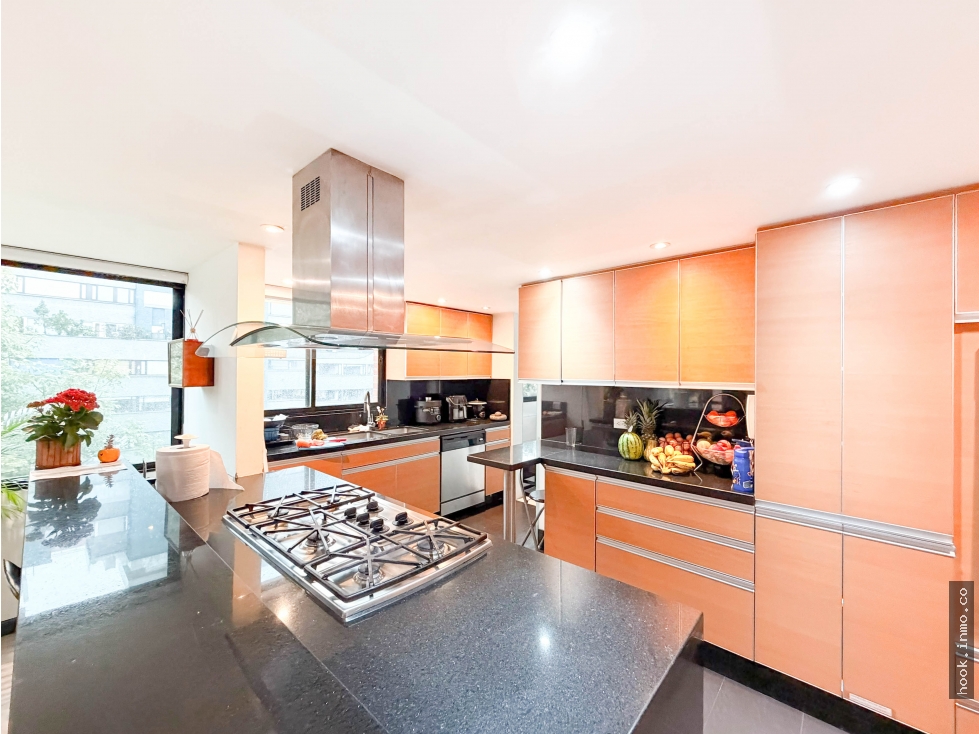 Apartamento duplex con terraza para venta en el nogal