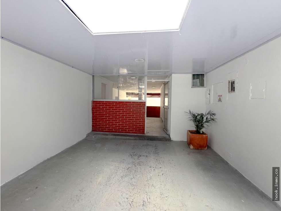 Arriendo casa comercial en Chicó reservado